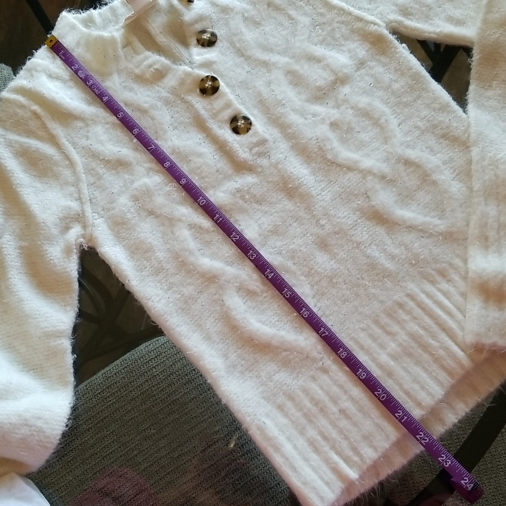 White sweater - Picture 3 of 6